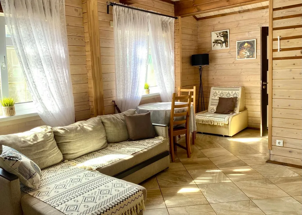 Деревянный домик с русской банькой в Большой Царевщине