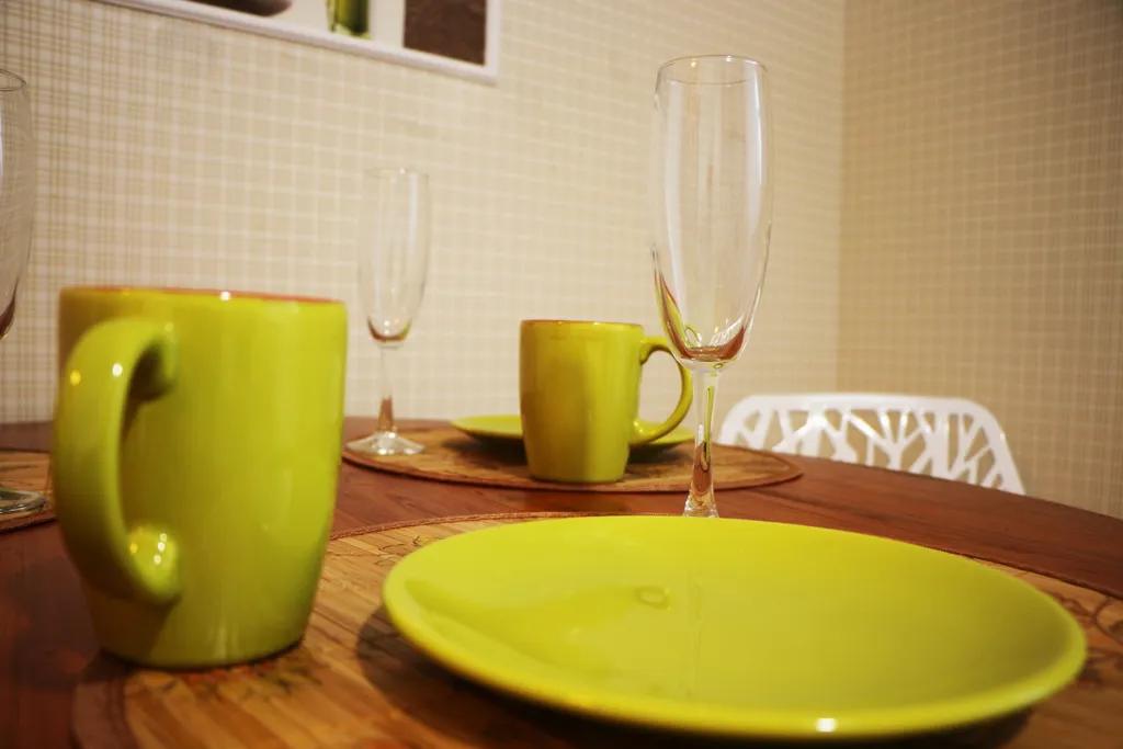 White - Green. Центр.