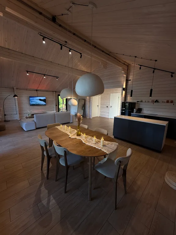 Коттедж Двухкомнатный дом-шале с теплым бассейном и террасой — Динская