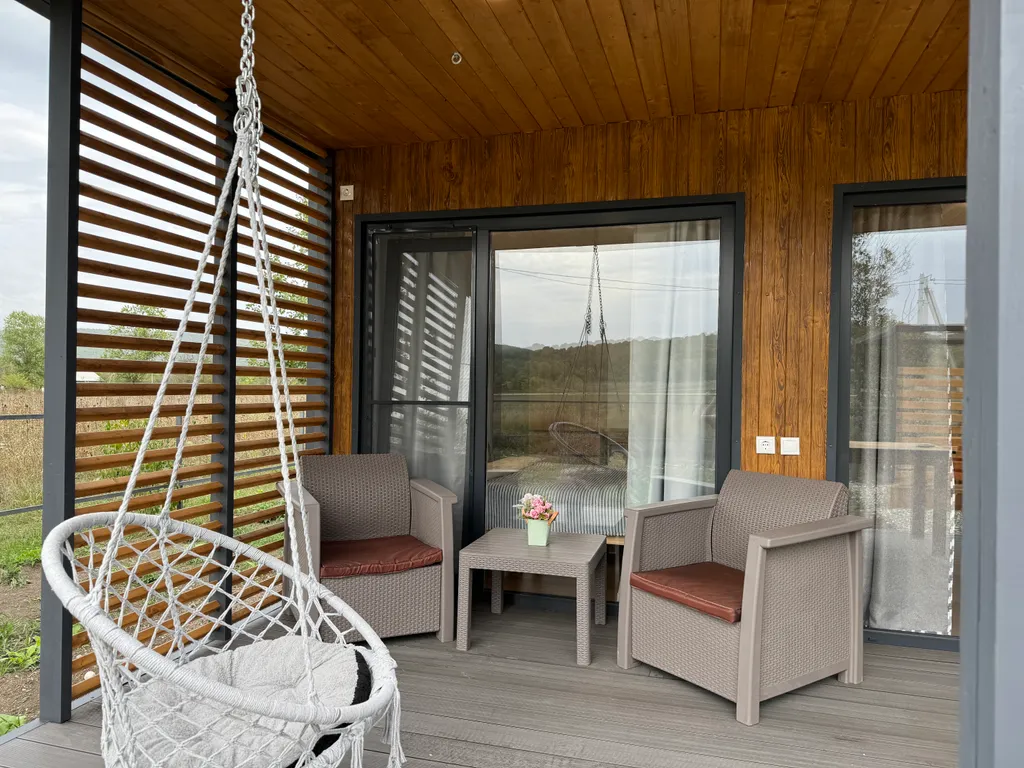 Дом с видом на луга и горы