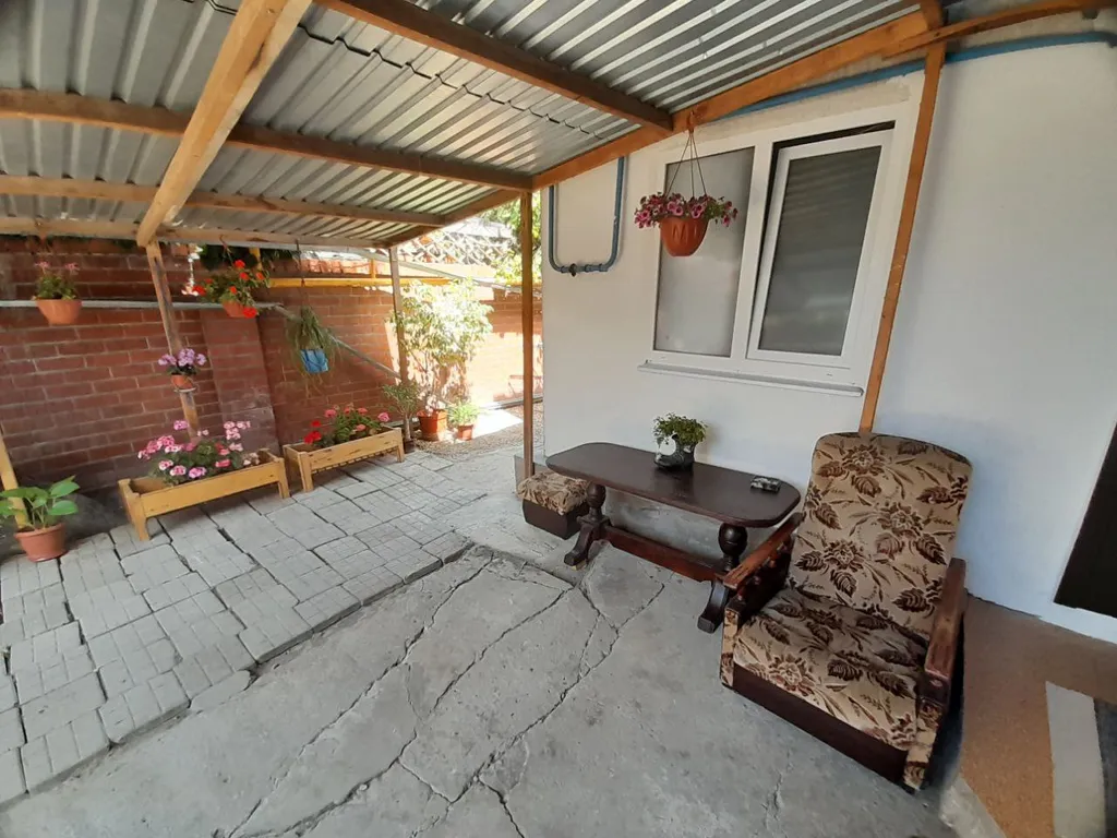 Дом в тихом пригороде не далеко от моря