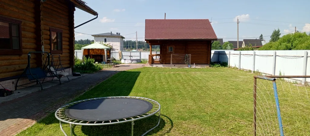 Уютный, бревенчатый дом