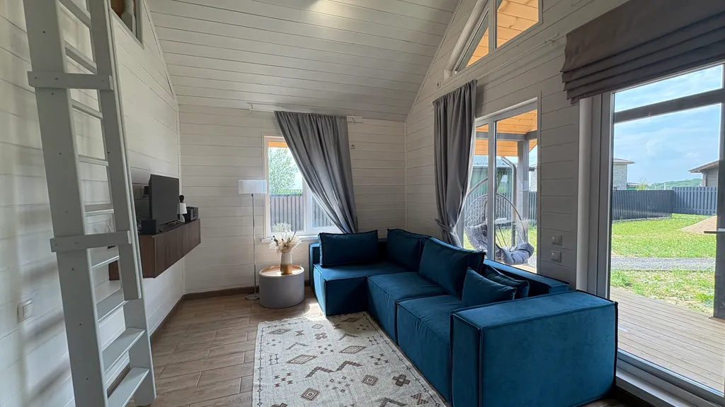 Коттедж в окружении леса с джакузи и сауной