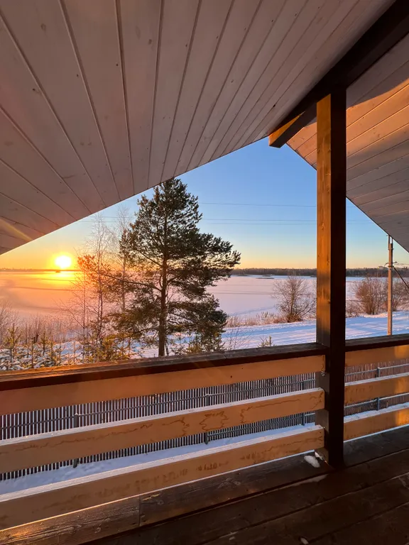 Коттедж на берегу озера