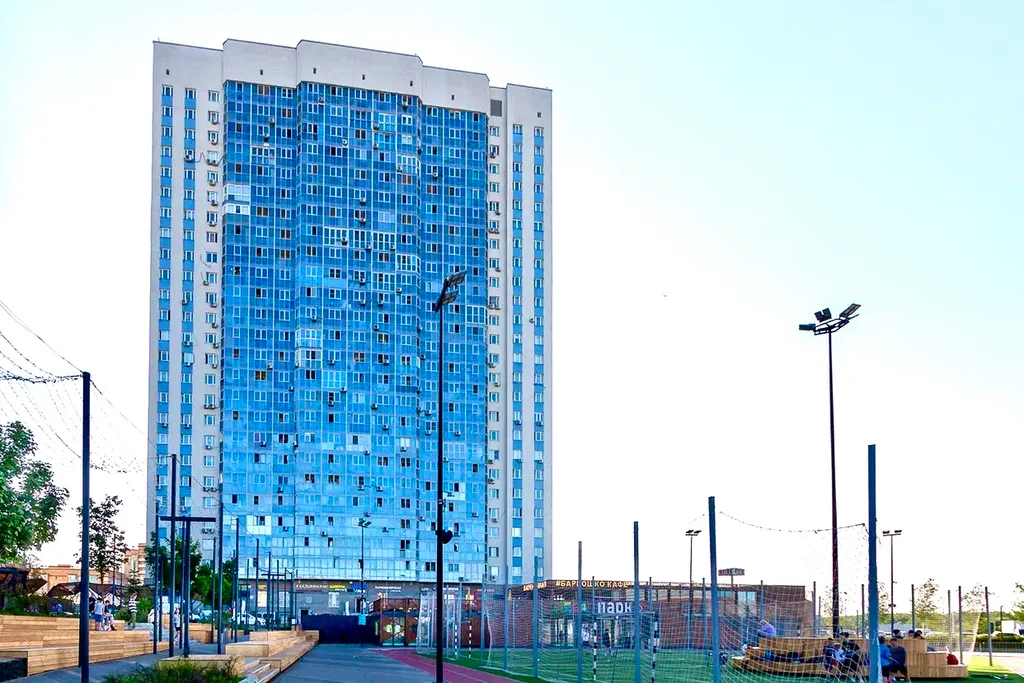 Уютная студия с большой лоджией в доме бизнес-класса