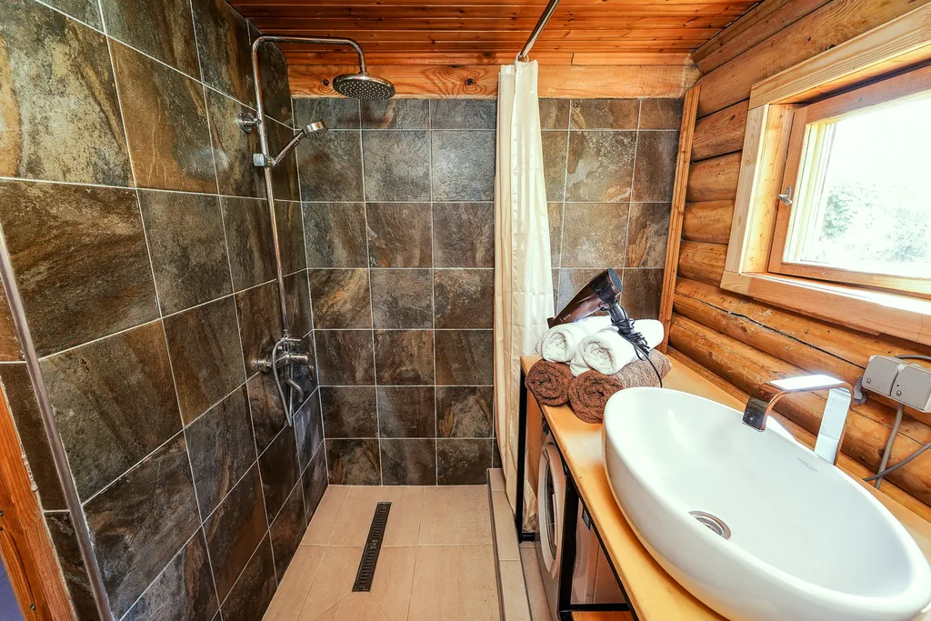 Эко-дом из Сруба с бассейном