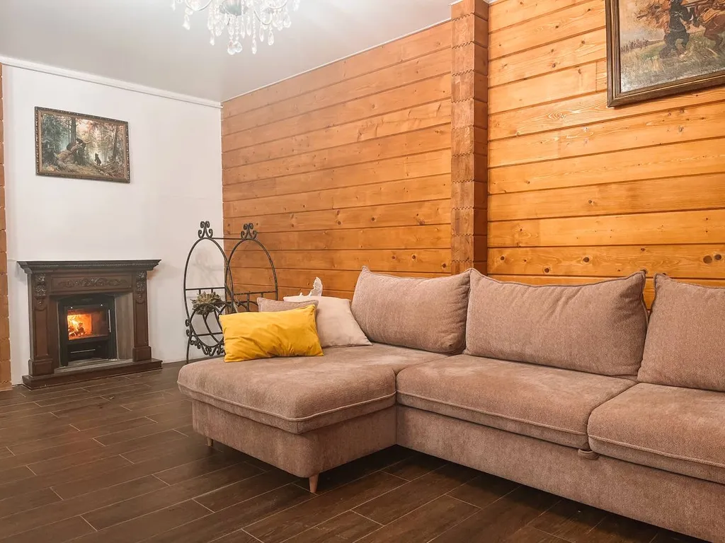 Охотничий домик у пруда