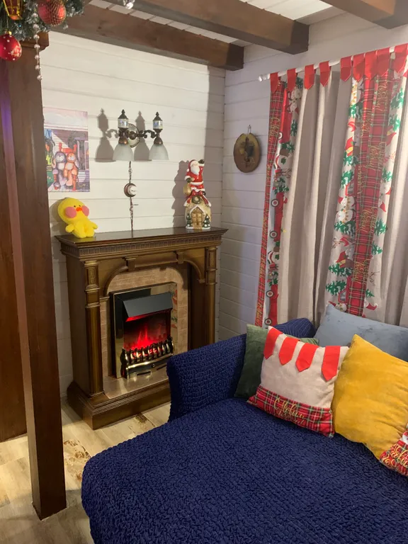 Уютный дом на пруду в черте города