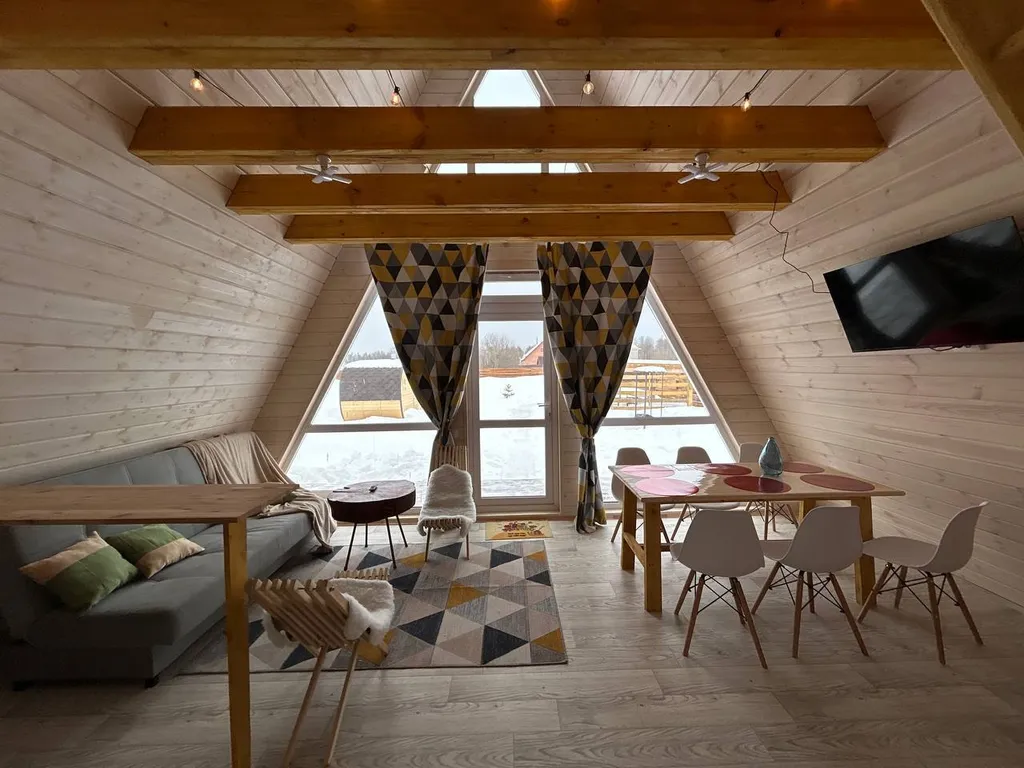 Дом с террасой и баней на дровах