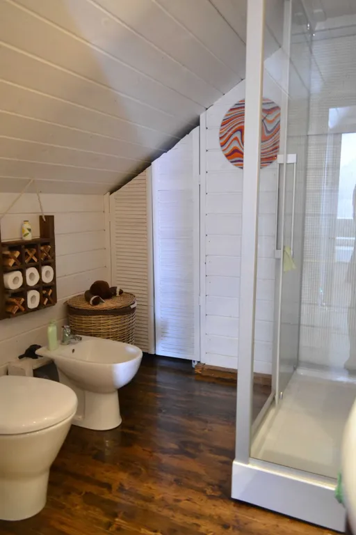 Эко дом у озера + баня удобно размещается 14 человек