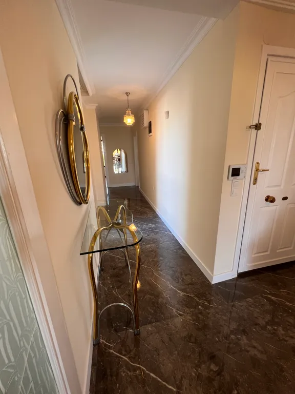 Spacious luxury waterfront flat