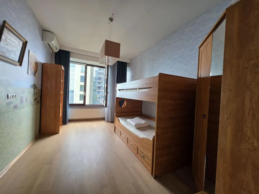 Просторная двухкомнатная квартира с видом на море