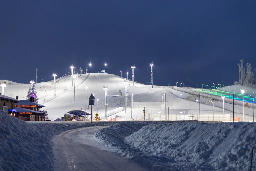 Апартамент с двумя спальнями и большим балконом у курорта