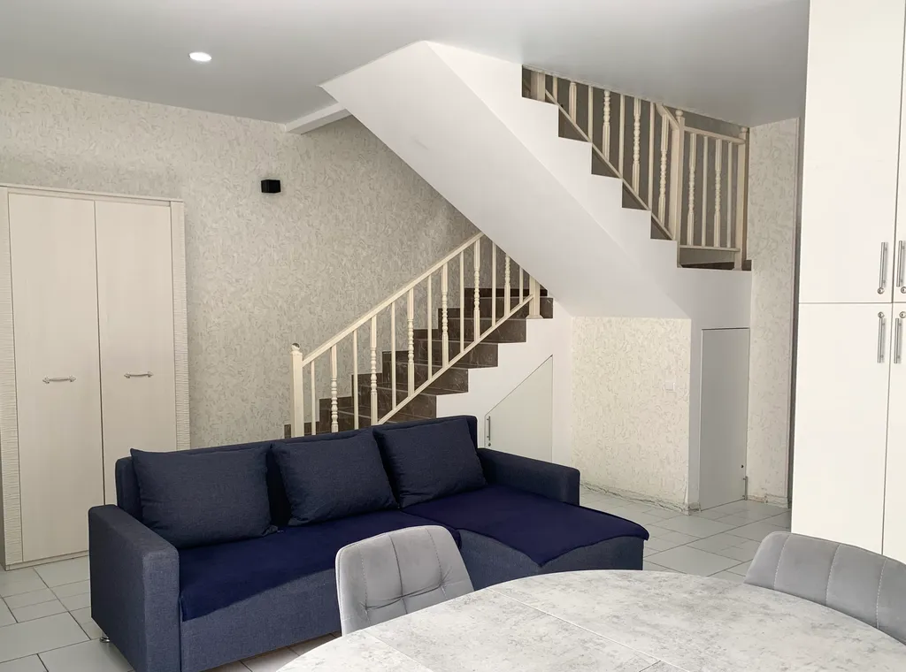 Уютный светлый дом с видом на море