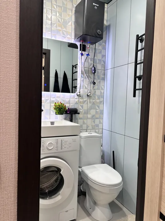 Квартира Потрясающая Студия напротив Терминала в центре Нефтяников — Омск