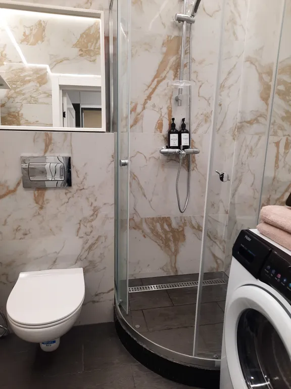 Sutki Rent у моста Александра Невского