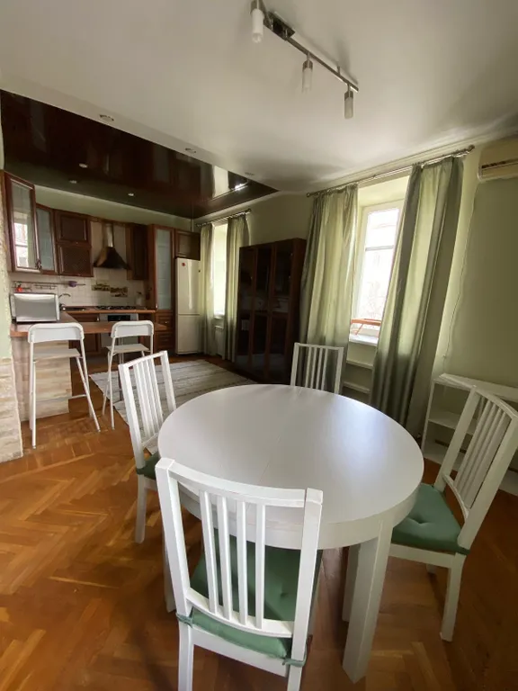 Трёхкомнатная квартира в центре