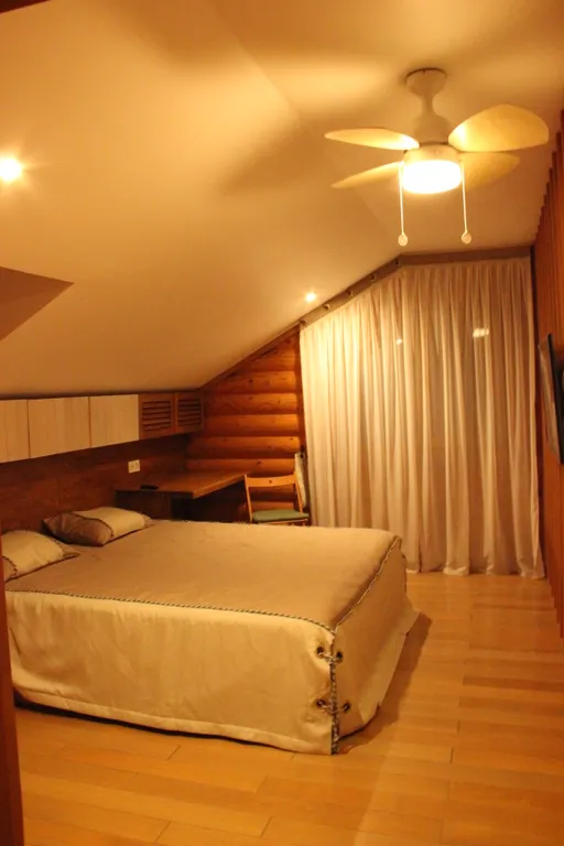 Новогодний дом в лесу