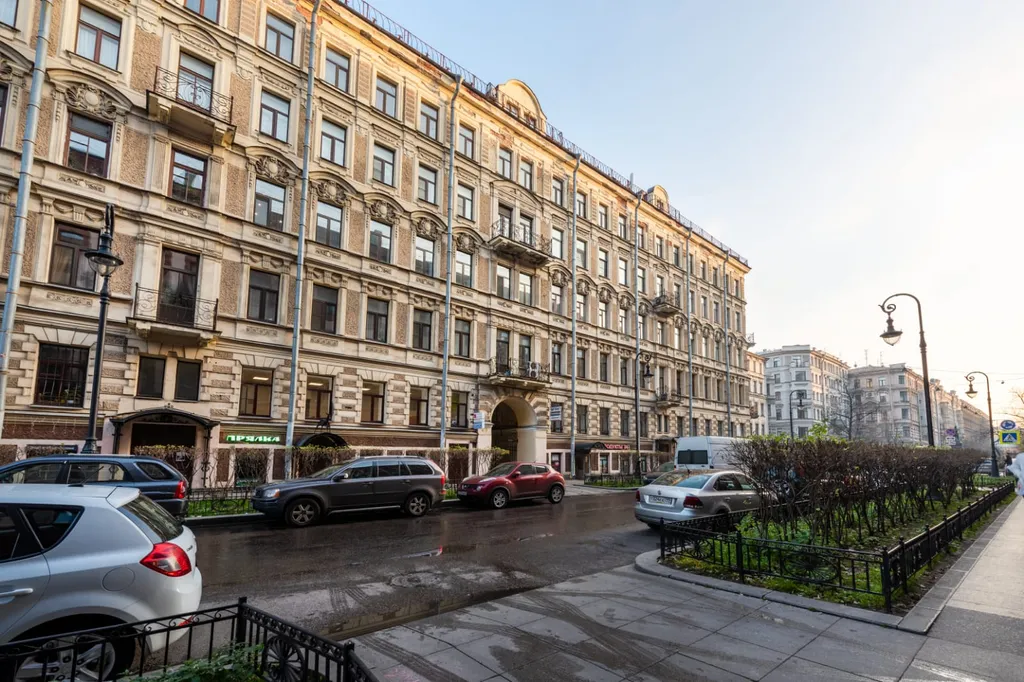 Центр. Тихо