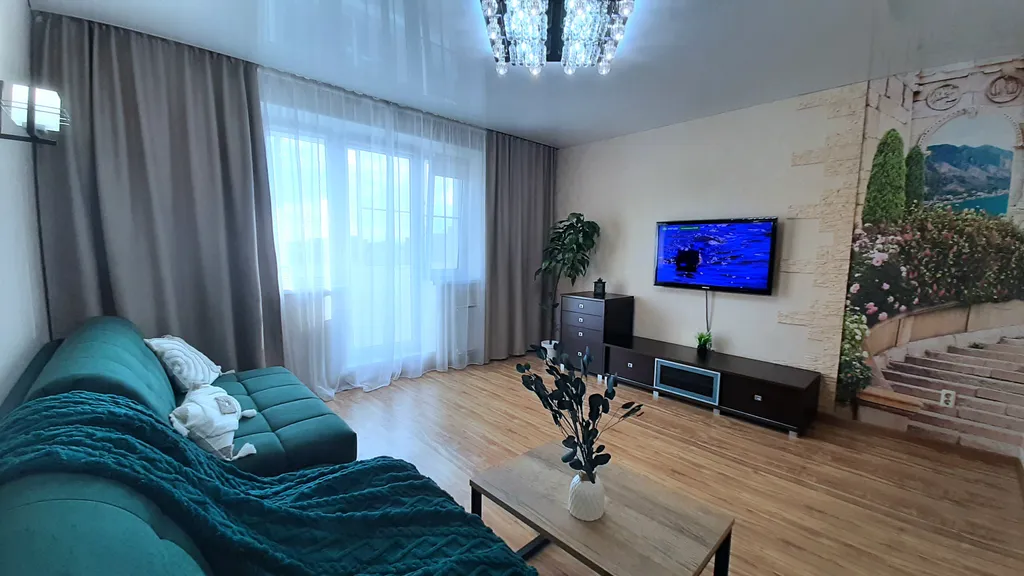 Большая квартира с отдельной кухней в тихом центре