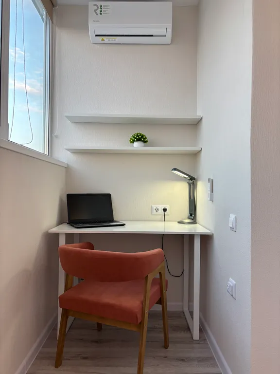 Студия с дизайнерским ремонтом