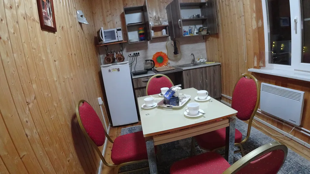 Остров Аннушки - уютные домики у реки