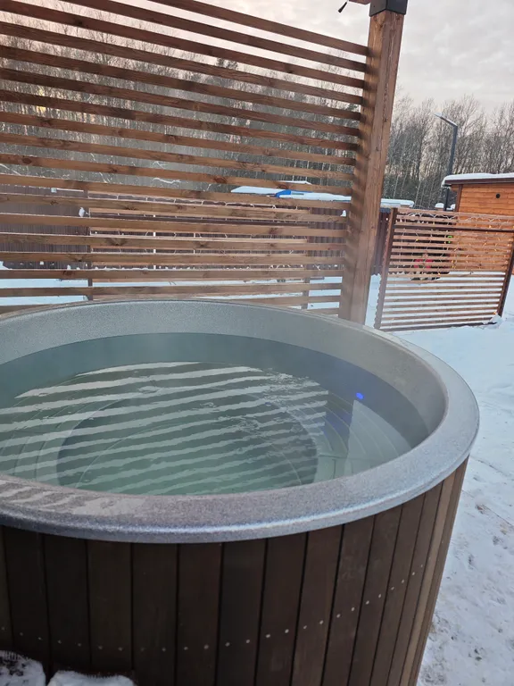 Уютный коттедж с горячей купелью и сауной - 10 минут от города