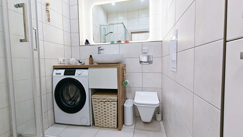 Дизайнерский апартамент со спальней и балконом