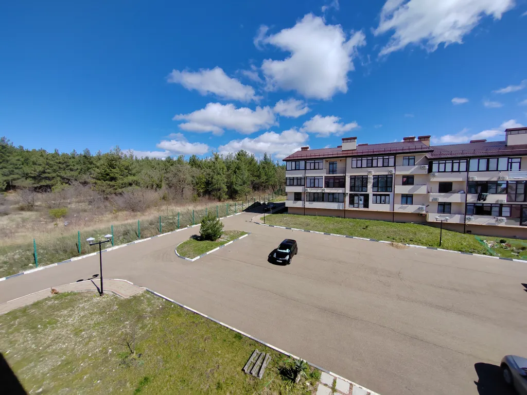 Уютная квартира с большой лоджией - террасой у открытого моря