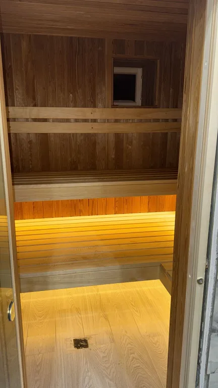 Коттедж в окружении леса десять минут на машине до южного склона