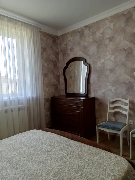 Просторная, уютная, с шикарным видом на фонтан двушка