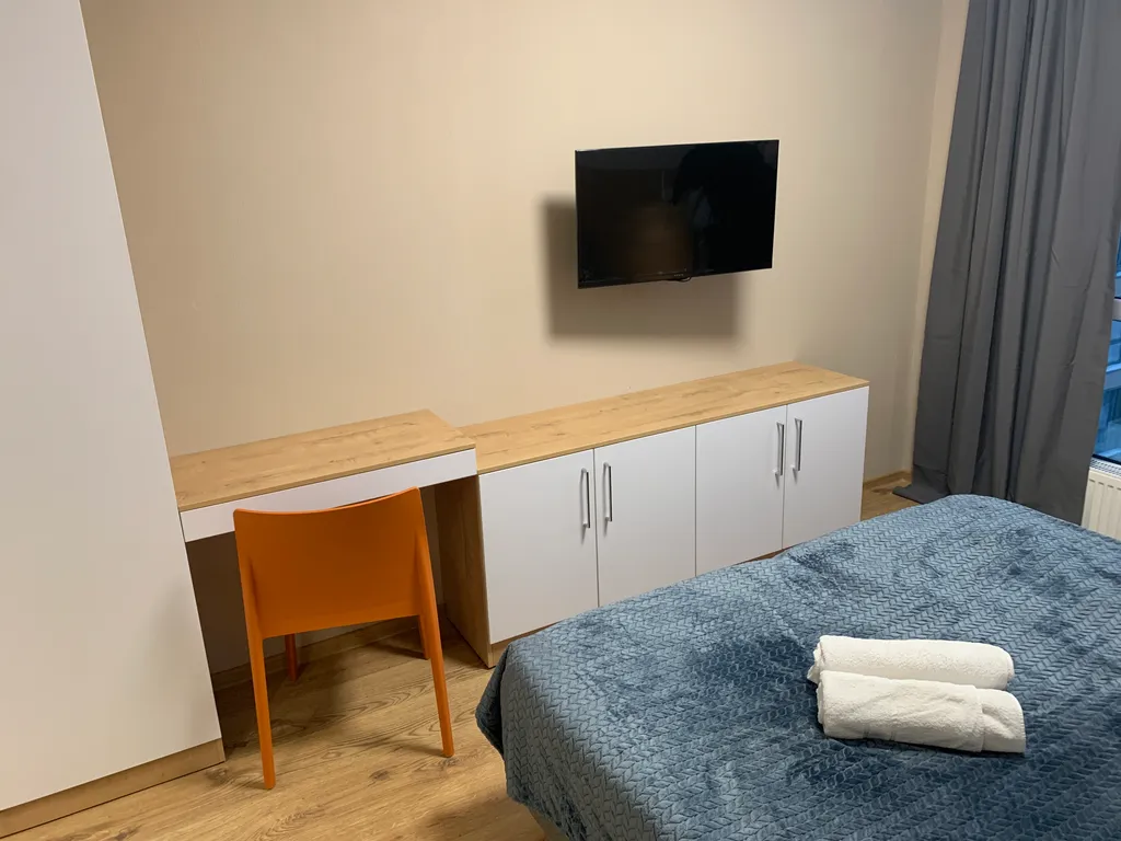 Апартаменты у метро с кухонной зоной и панорамными окнами