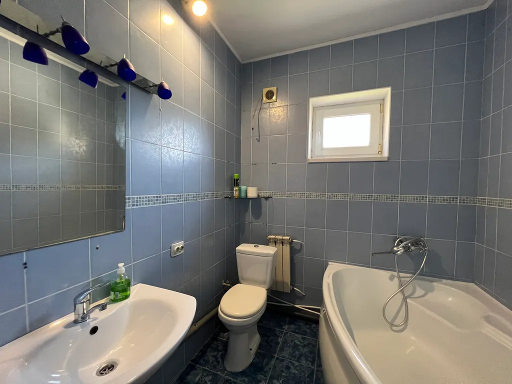 Дом с бассейном и баней