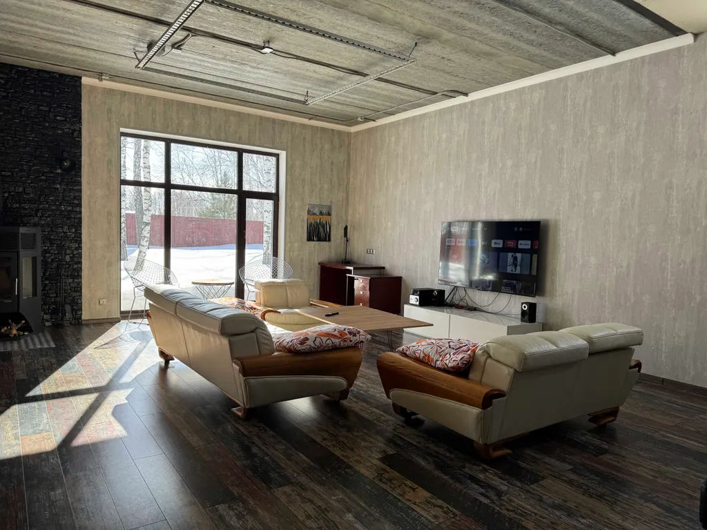 Дом-шале в черте города с баней и чаном