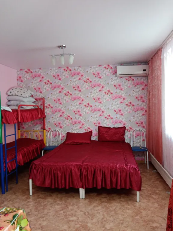 Квартира Уютный однокомнатный номер в частном секторе со всеми удобствами — аренда посуточно в Ейск