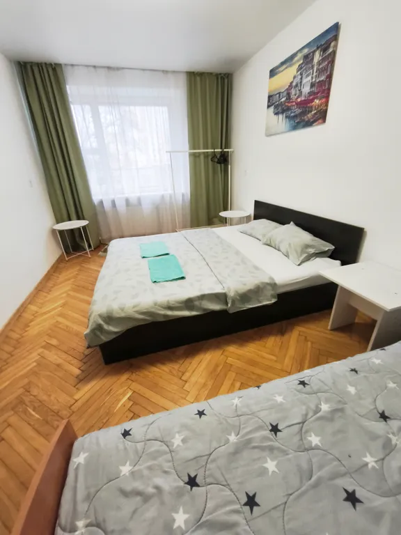 Трёхместный номер , ул.Веры Хоружей, Комаровский рынок