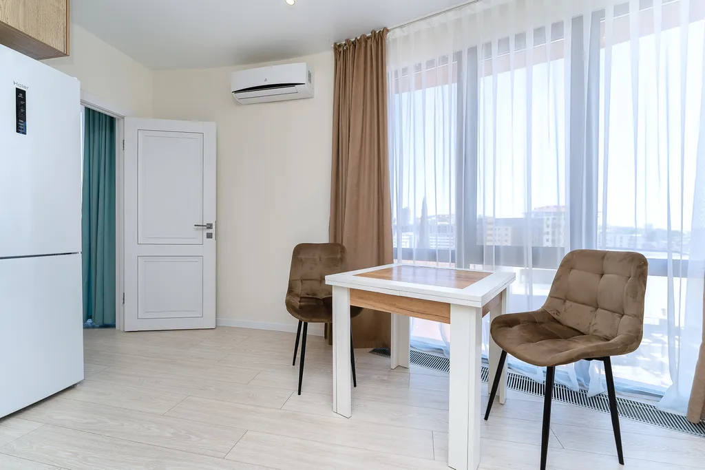 Трехкомнатная квартира у моря с балконом!