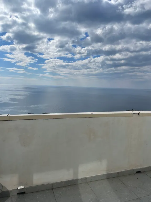 Квартира с видом на море