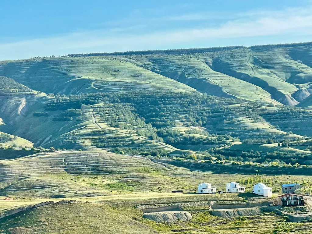 Купольный дом с видом на горы и море