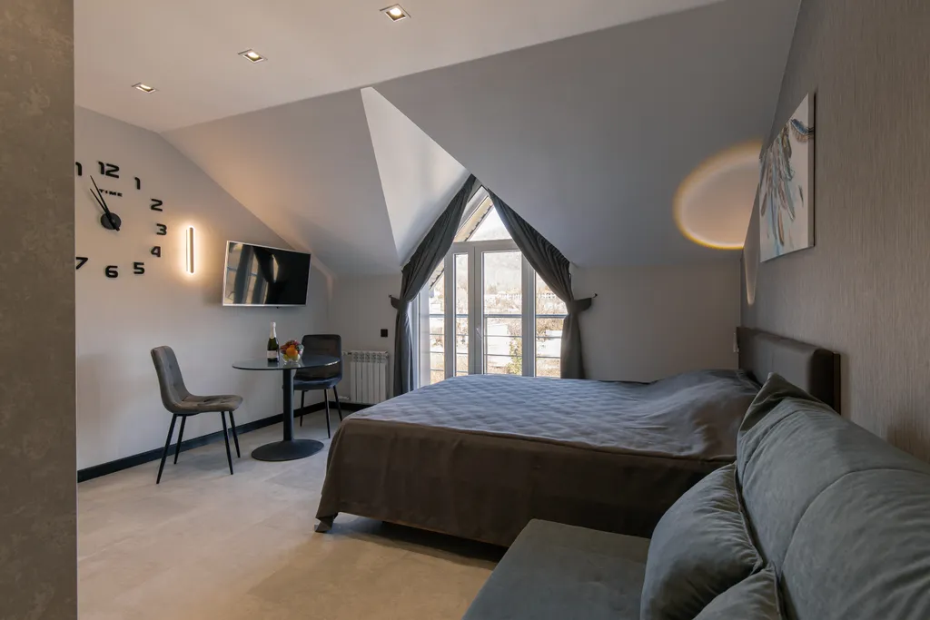 Студия с балконом