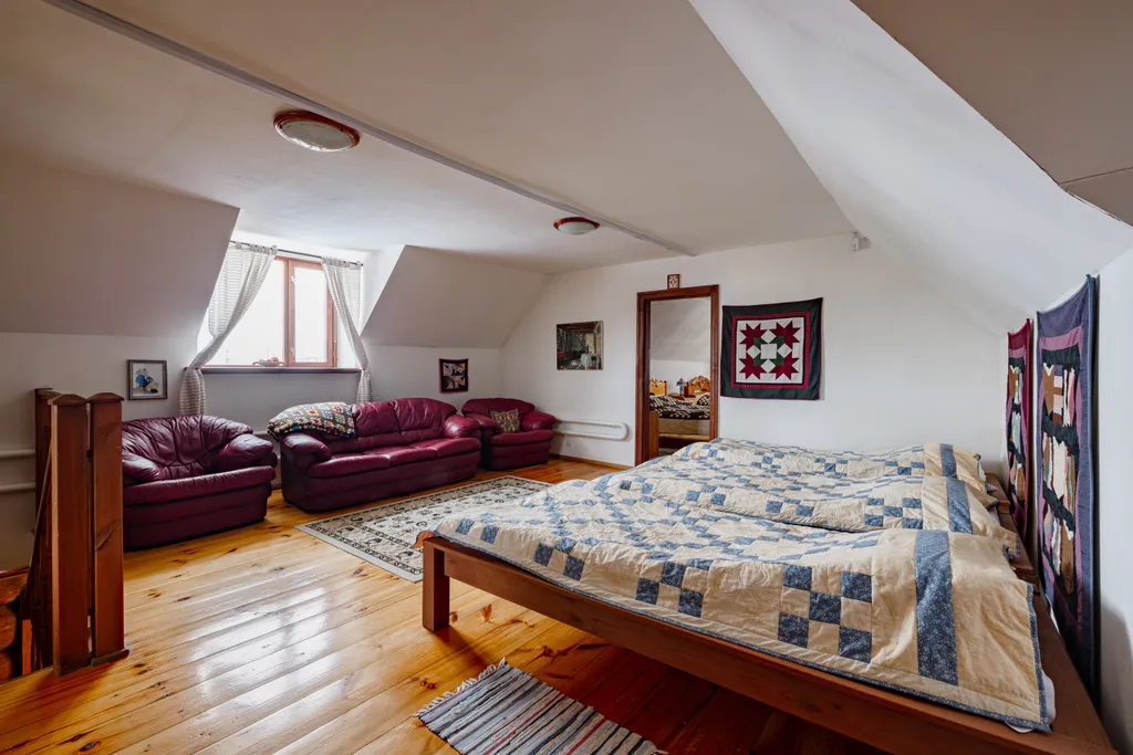 6-комнатный Дом