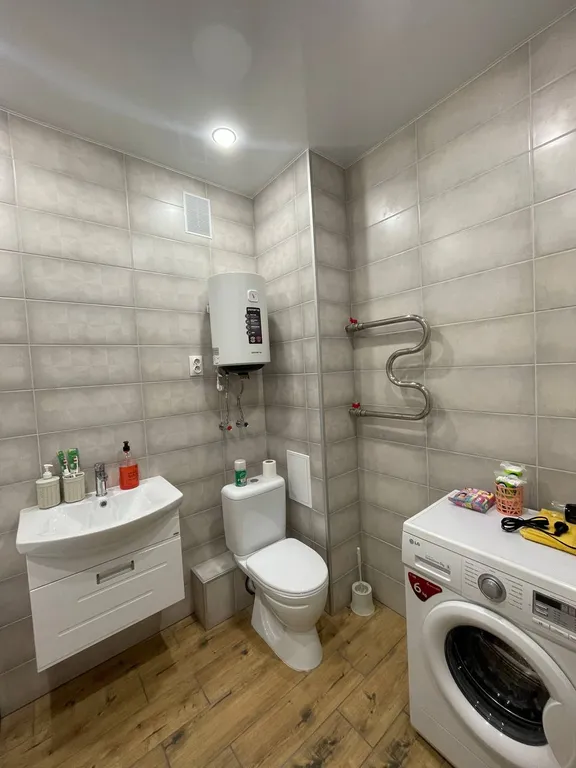 Красивая квартира в новом доме рядом с заездом в город