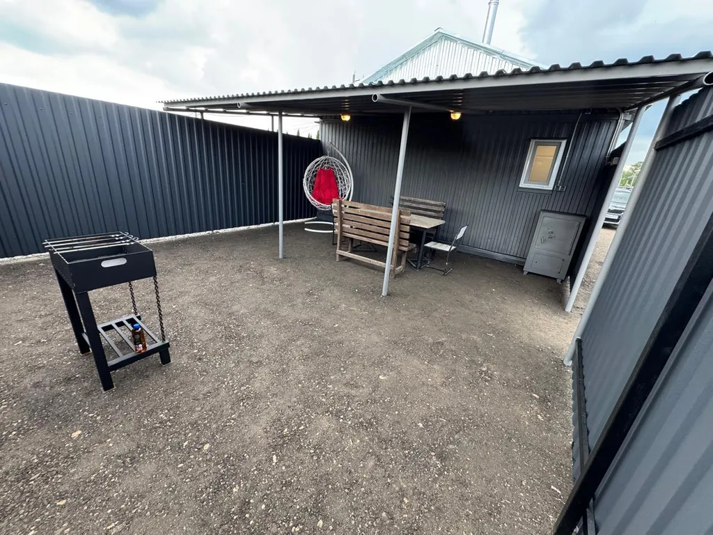 Домик на берегу Волги