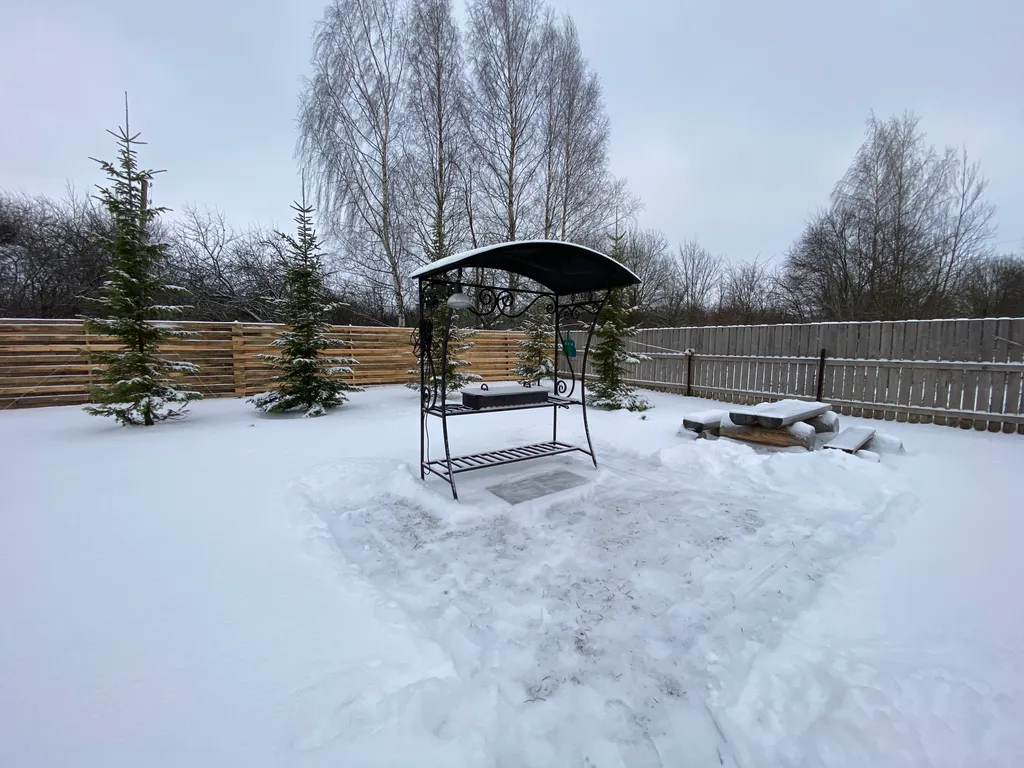 Уютный дом в черте города