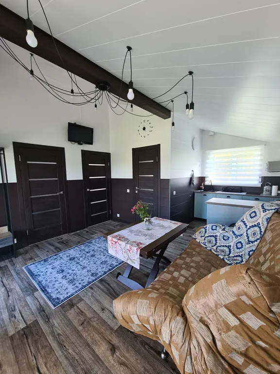 Домик у озера