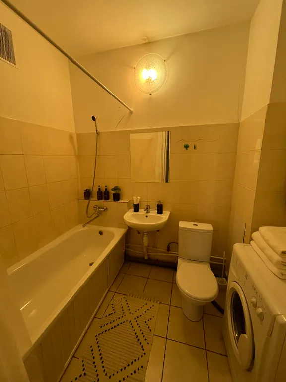 Квартира Просторная двушка в пешей доступности ТЦ Планета с раздельными комнатами — Красноярск