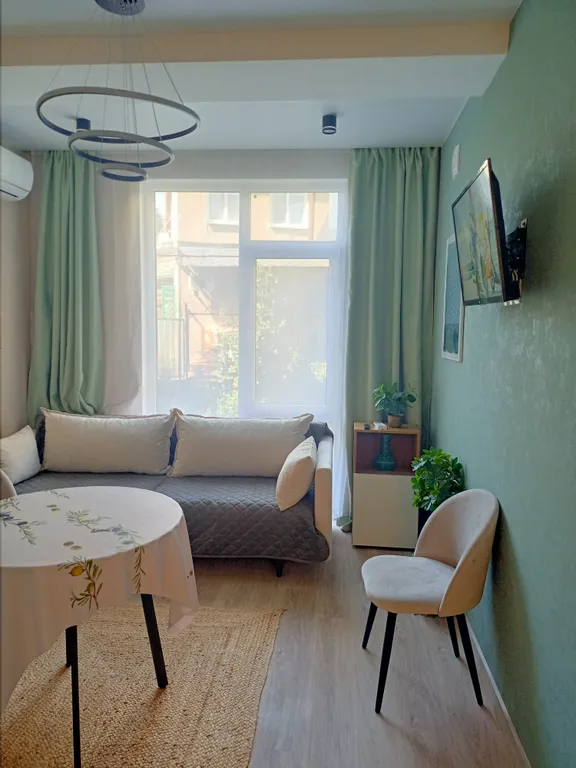 2 спальни и гостиная, рядом с Сочи-Парком с парковкой, детской площадкой