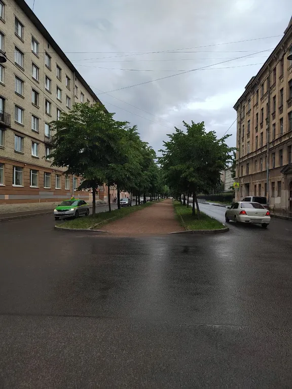 Квартира рядом с центром и метро, бесплатная парковка