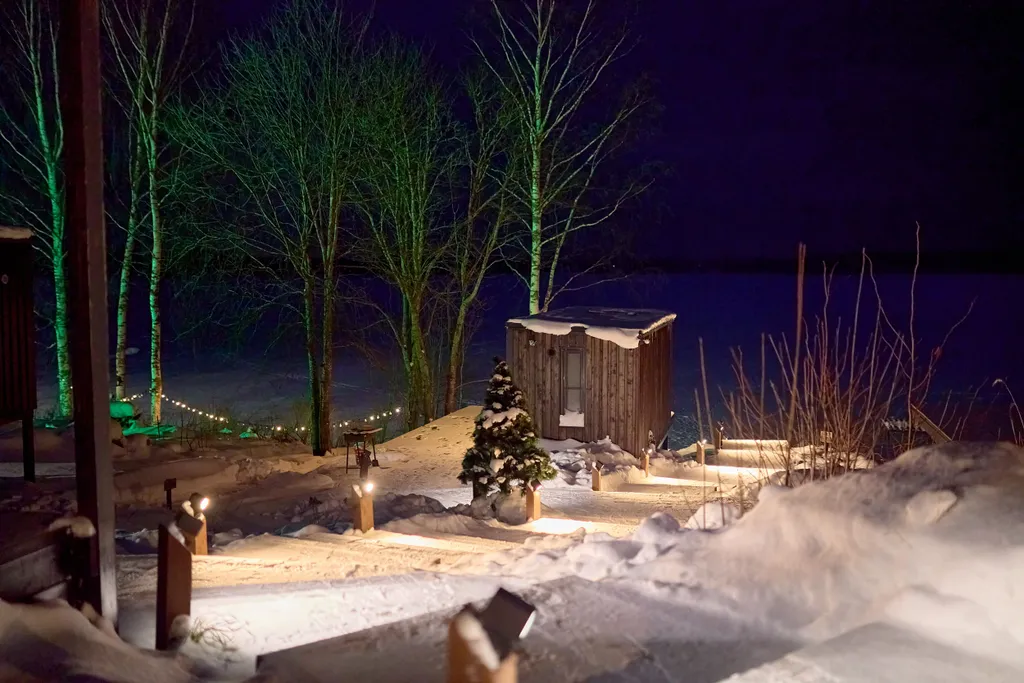 Дом с сауной на берегу озера