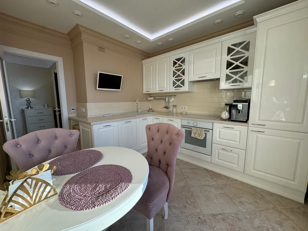 Квартира с новым ремонтом на центральной улице города